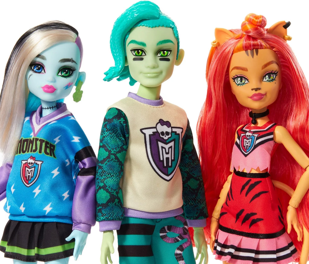 Monster High Ghoul Spirit Doll 6-Pack, Sport Theme, Collectible Set with Draculaura & 5 Other Dolls